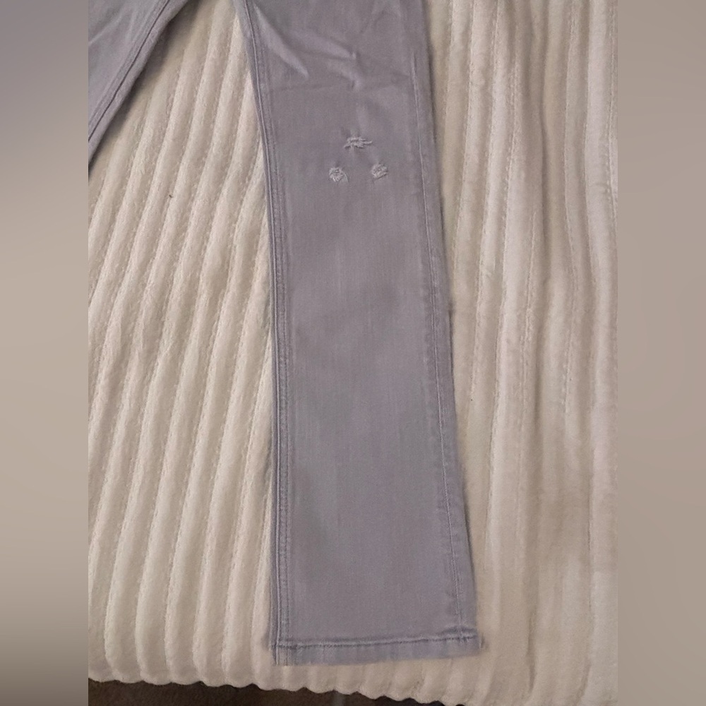 : : PILCRO Straight Leg Light Wash Distressed Jeans : : - Picture 13 of 16